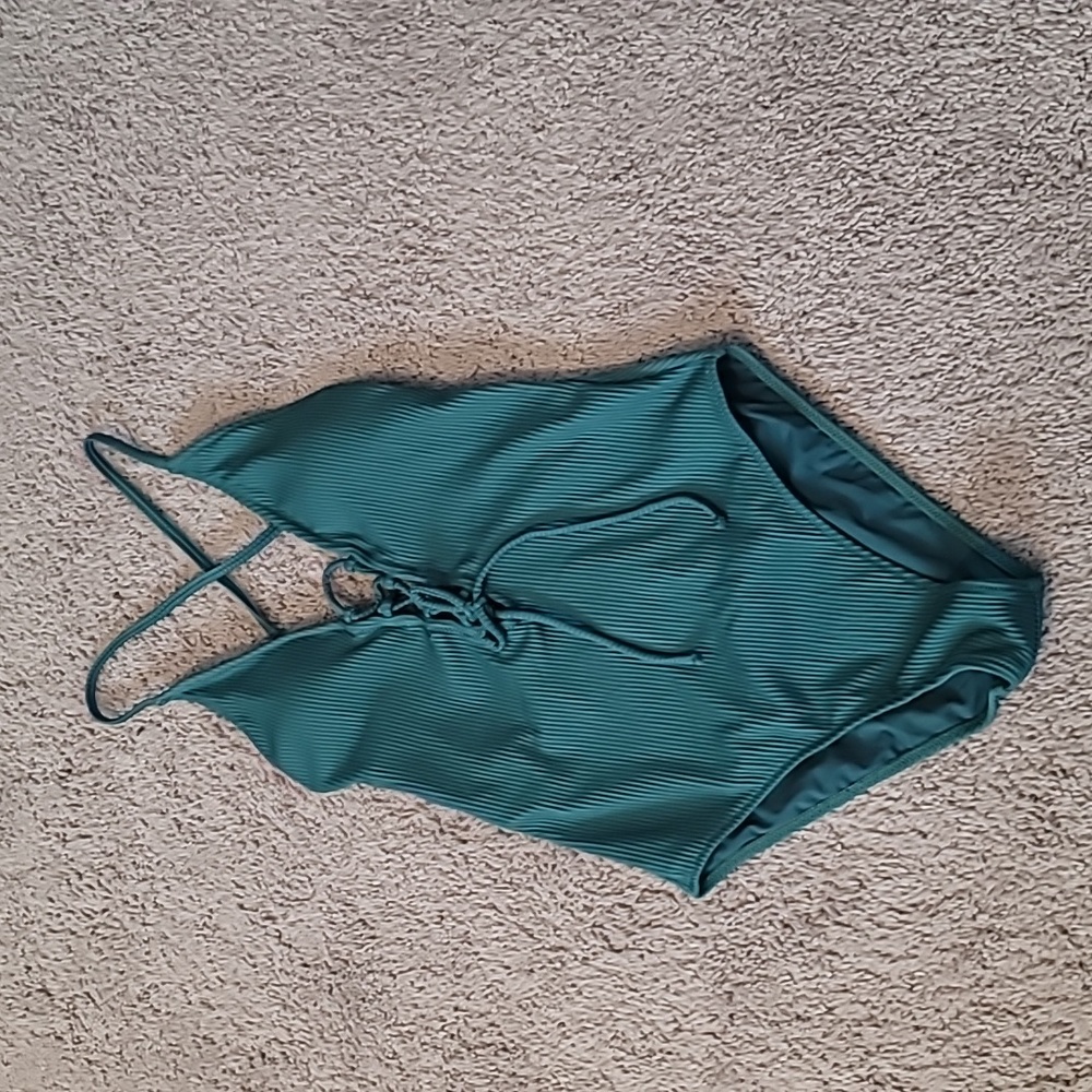 NWT - CUPSHE Green Bathing Suit. Size-M